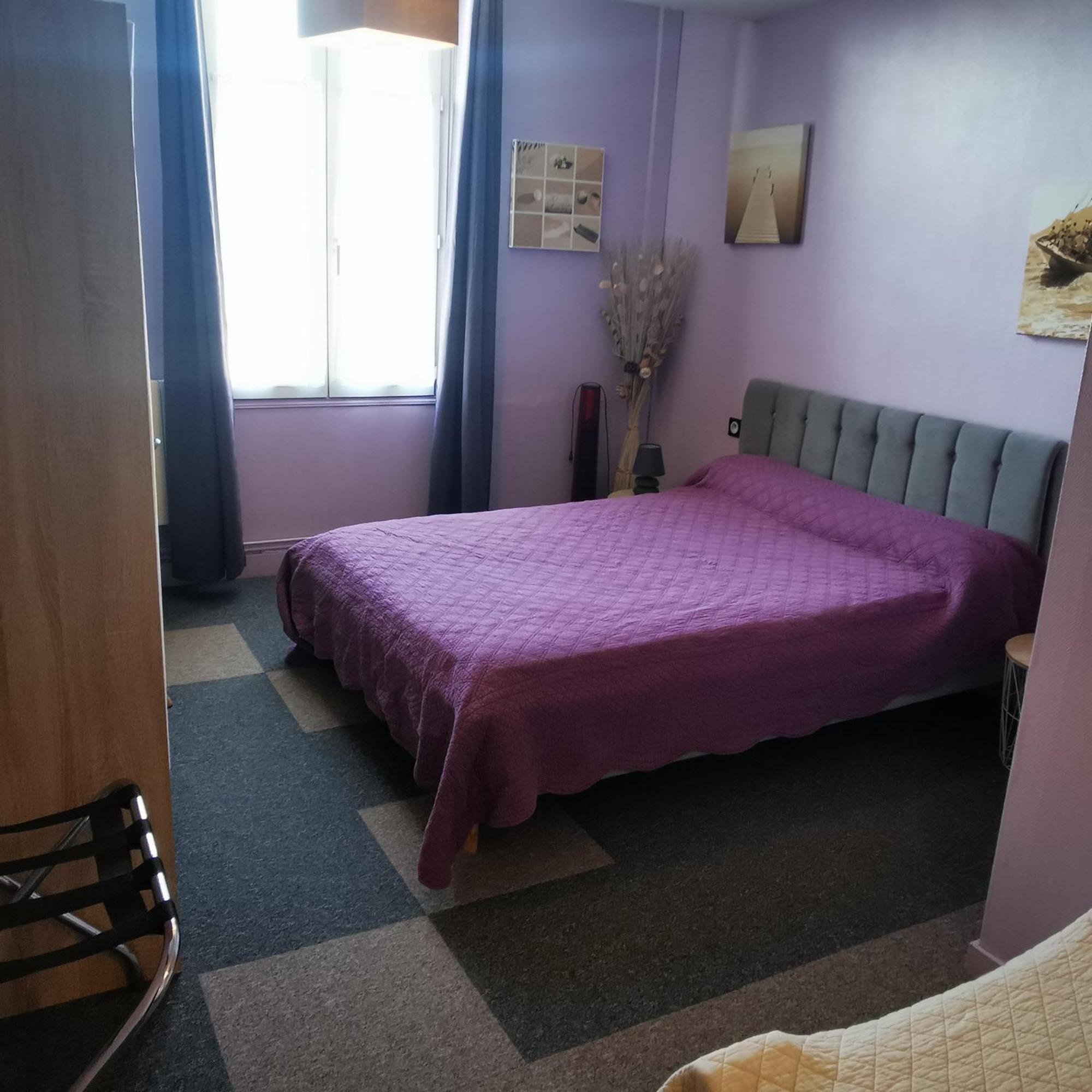 Logis Hotel & Restaurant Le Saint Savinien エクステリア 写真