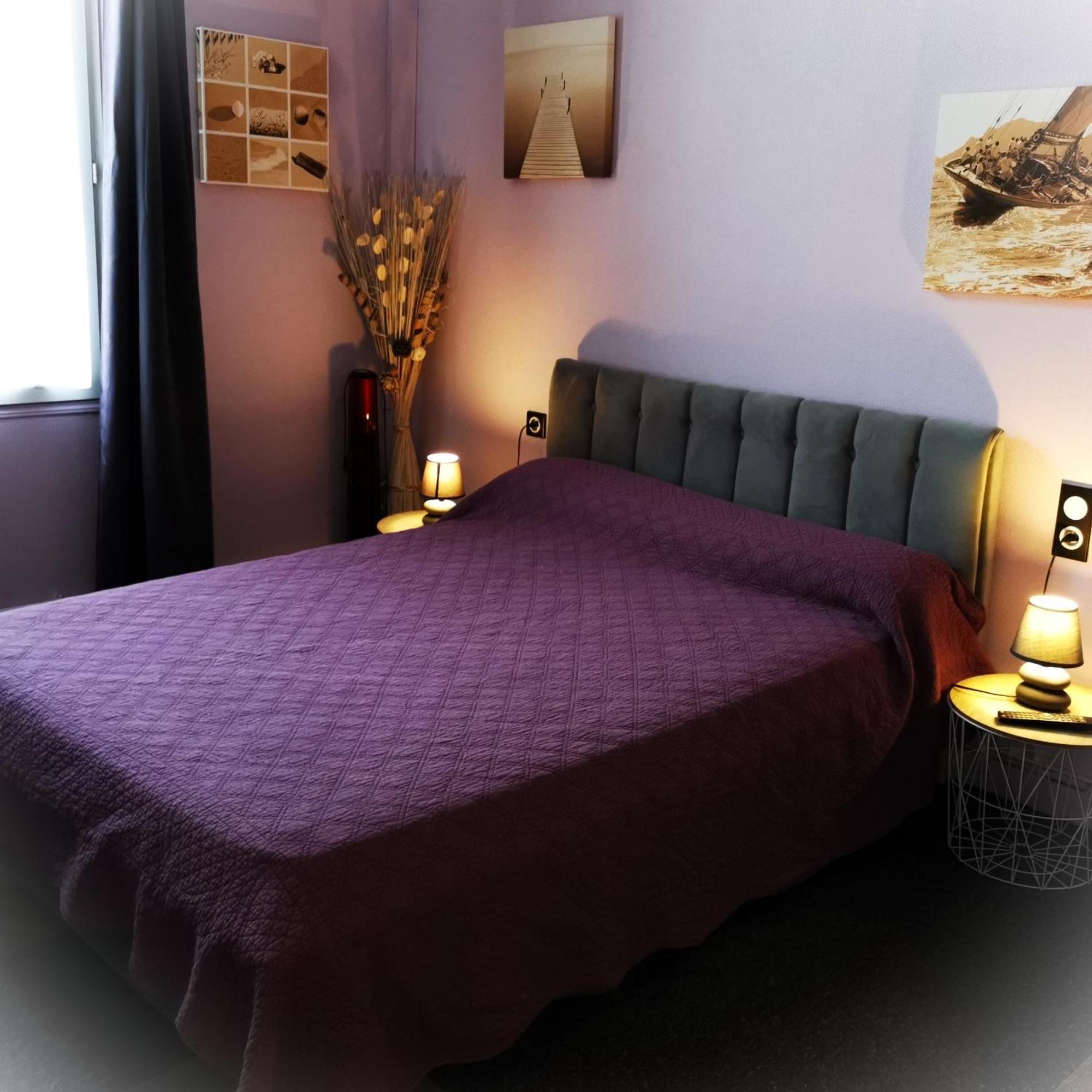 Logis Hotel & Restaurant Le Saint Savinien エクステリア 写真