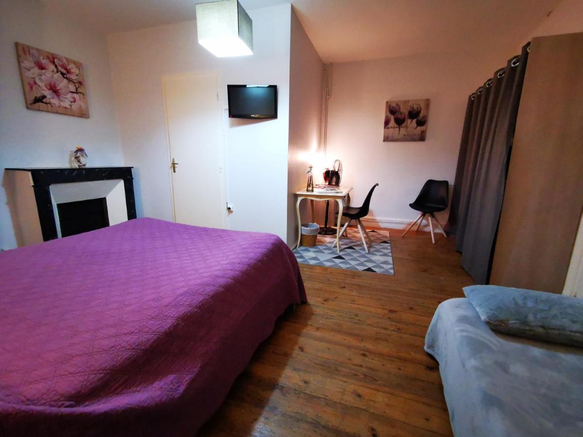 Logis Hotel & Restaurant Le Saint Savinien エクステリア 写真